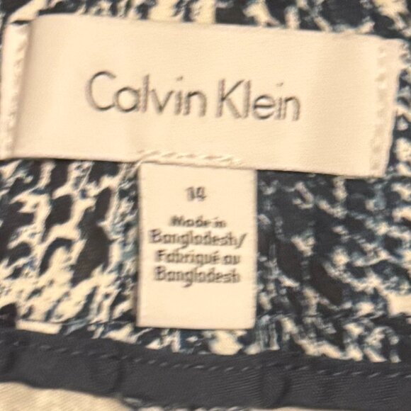 Calvin Klein Women's Blue and White Snake Print Shorts - Size 14 - Picture 3 of 8